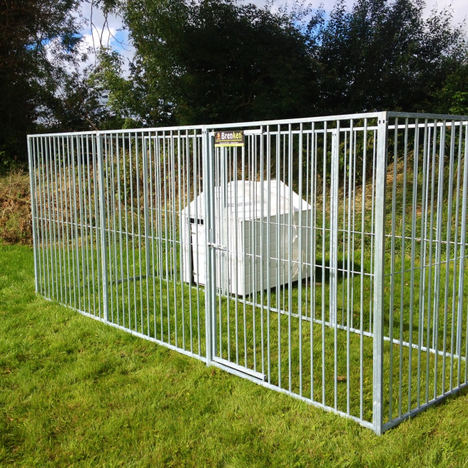 4.5m x 1.5m Dog Run 8CM Bar Spacing