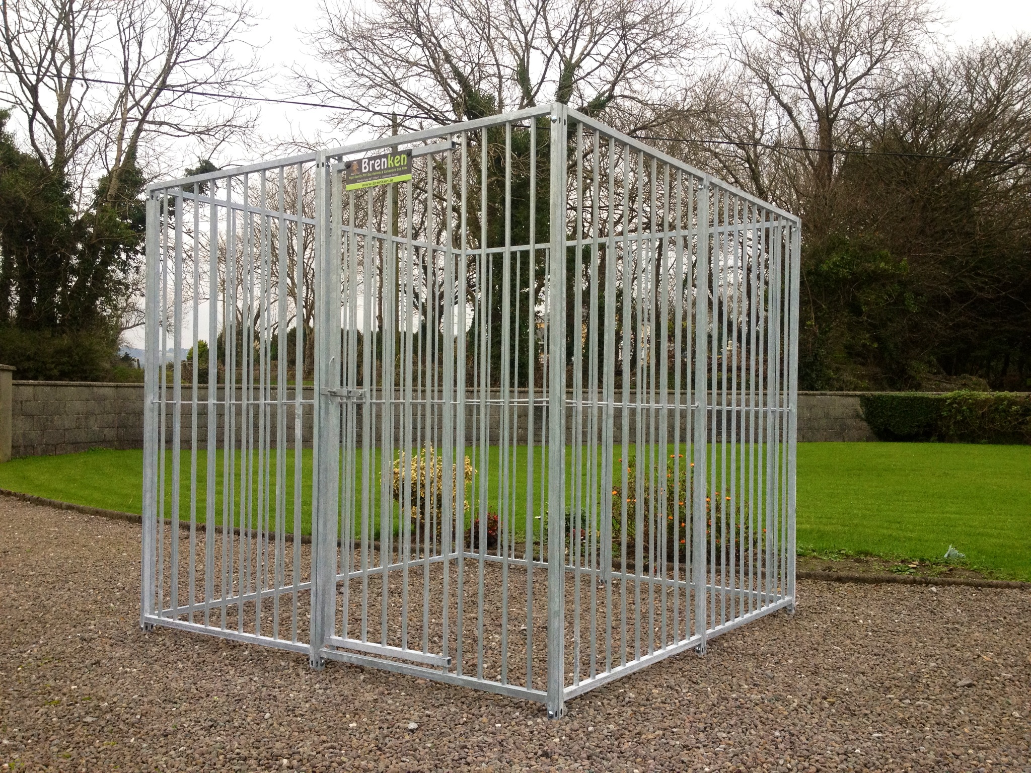 Metal online dog run